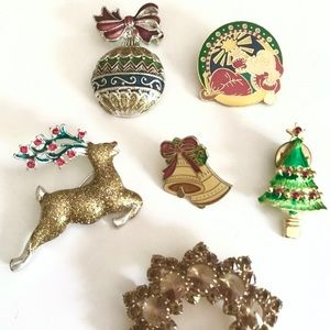 Vintage Christmas brooch bundle